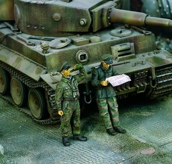 1/35 Reçine şekilli kalıp kitleri İKINCI DÜNYA savaşı İki tank askerler (harita yok) Demonte ve boyasız