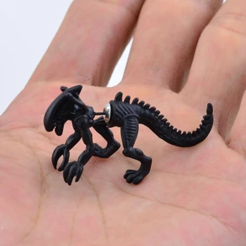 2 adet Takı 3D Korkunç Canavar Alien düğme küpe Siyah Renk Dinozor Moda Küpe Kadın Erkek Cadılar Bayramı Hediye