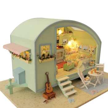 Cutebee DIY DollHouse Minyatür Mobilya LED Müzik tozluk model oyuncak inşaat blokları Çocuklar için noel hediyesi