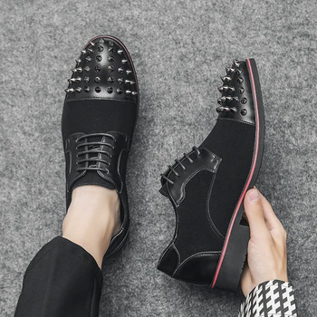 Erkek deri ayakkabı Moda Perçin Orijinal El Yapımı Punk Tarzı Erkekler Flats Lüks tasarım ayakkabı Erkekler Elbise Siyah Sivri Mokasen