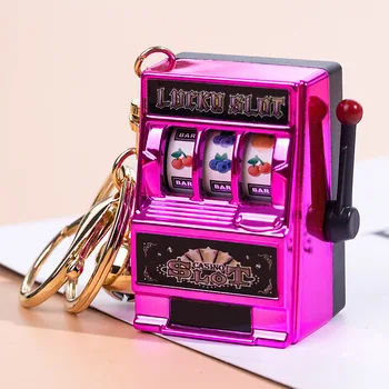 Meyve Makinesi Slot Makinesi Anahtarlıklar Aksesuarları Kadınlar Erkekler için Eğlenceli Yaratıcı Araba Çanta Takı Anahtarlık Çocuk Oyuncakları Yılbaşı Hediyeleri